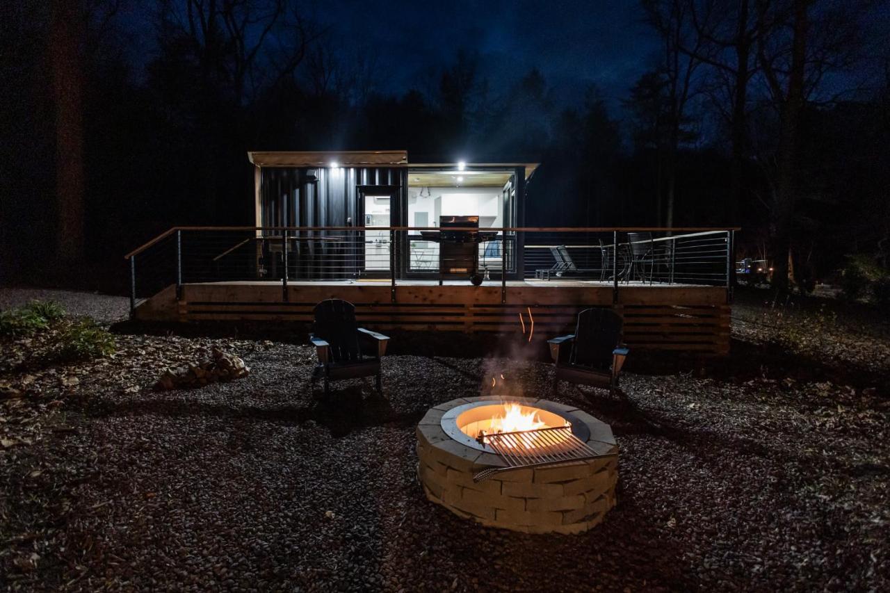 Riverside Tiny Cabin W Hot Tub, Fire Pit, & Kayaks Rileyville Ngoại thất bức ảnh