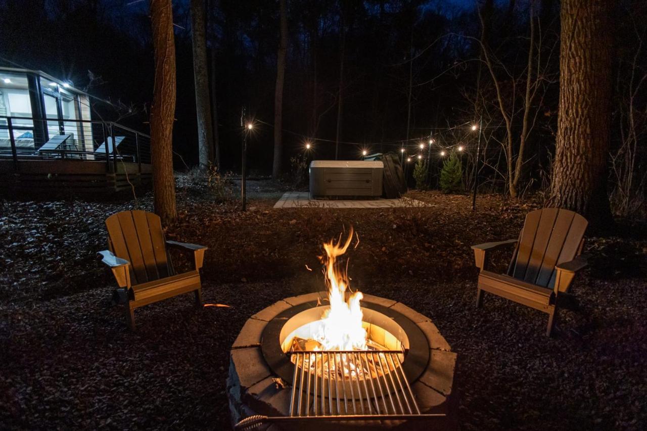 Riverside Tiny Cabin W Hot Tub, Fire Pit, & Kayaks Rileyville Ngoại thất bức ảnh